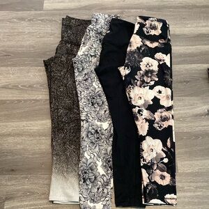 Bundle of 4 size S activewear leggings